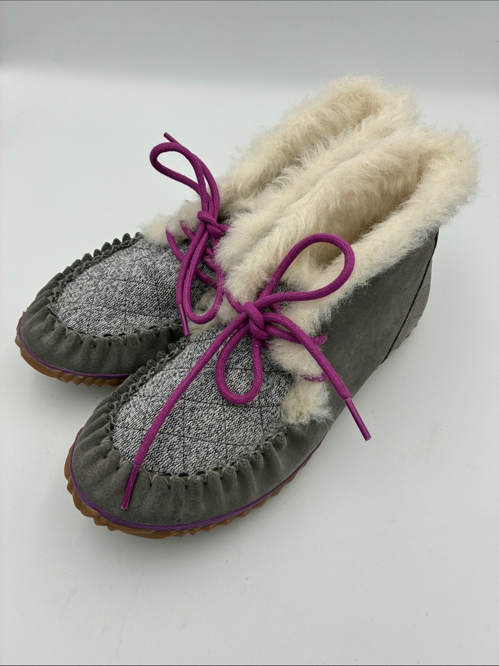 Sorel Gray Suede & Tweed Moccasin Slippers with Purple Laces Women’s 8.5